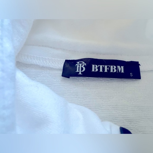 Btfbm waffle pattern pullover sweater with button neck in white/navy. Size S - Picture 11 of 11